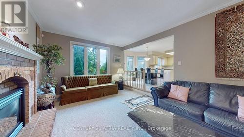 2 Garden Walk, London, ON - Indoor Photo Showing Living Room