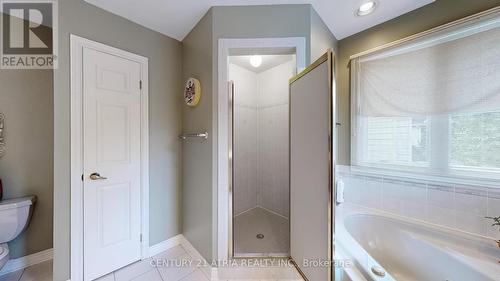 2 Garden Walk, London, ON - Indoor Photo Showing Bathroom