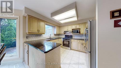 2 Garden Walk, London, ON - Indoor Photo Showing Kitchen