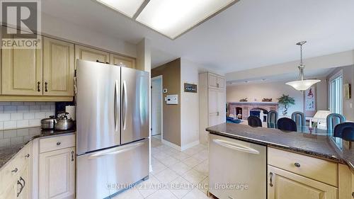 2 Garden Walk, London, ON - Indoor Photo Showing Kitchen