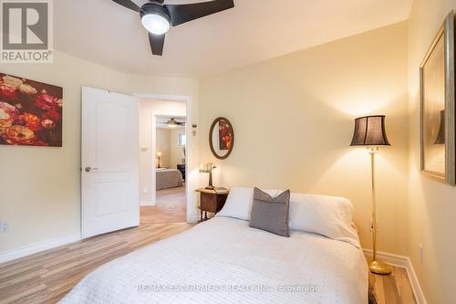 956 Lynden Road, Hamilton (Ancaster), ON - Indoor Photo Showing Bedroom