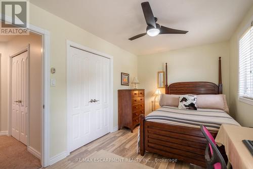 956 Lynden Road, Hamilton (Ancaster), ON - Indoor Photo Showing Bedroom