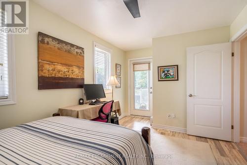 956 Lynden Road, Hamilton (Ancaster), ON - Indoor Photo Showing Bedroom