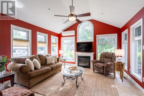 956 Lynden Road, Hamilton (Ancaster), ON - Indoor Photo Showing Living Room With Fireplace