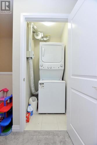 90 Progress Crescent, Kitchener, ON - Indoor Photo Showing Laundry Room