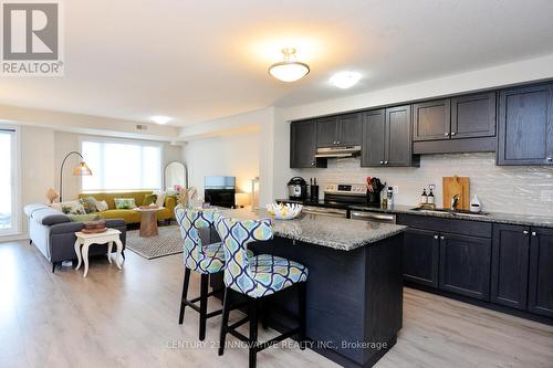 90 Progress Crescent, Kitchener, ON - Indoor Photo Showing Kitchen With Upgraded Kitchen