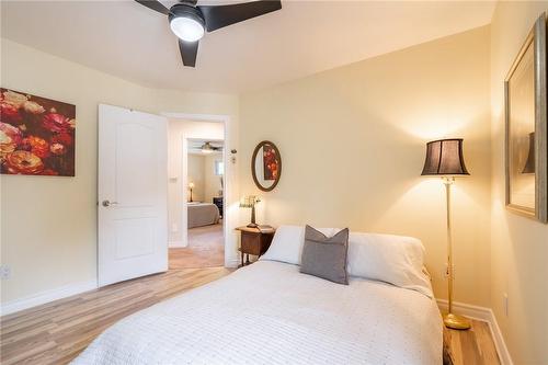 956 Lynden Road, Hamilton, ON - Indoor Photo Showing Bedroom