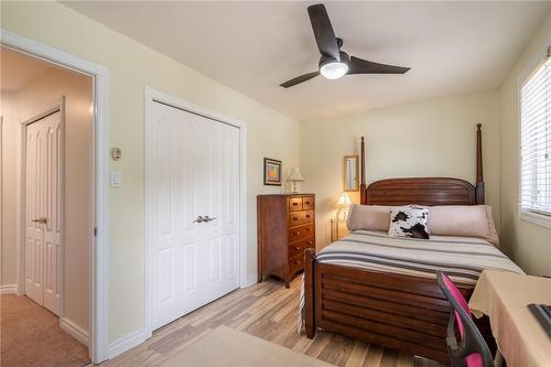 956 Lynden Road, Hamilton, ON - Indoor Photo Showing Bedroom