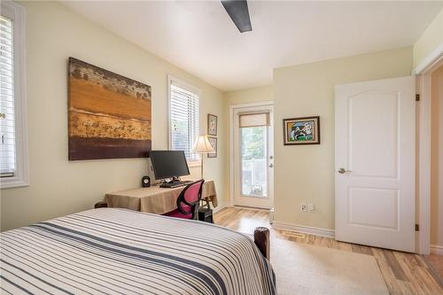 956 Lynden Road, Hamilton, ON - Indoor Photo Showing Bedroom