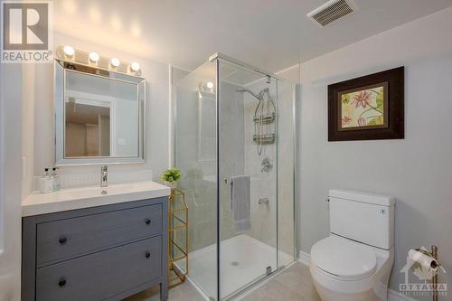 278 Kiwanis Court, Ottawa, ON - Indoor Photo Showing Bathroom