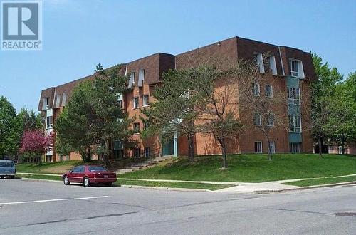 810 Kyle Court Unit#206, Brockville, ON - Outdoor