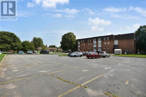 810 Kyle Court Unit#206, Brockville, ON - Outdoor