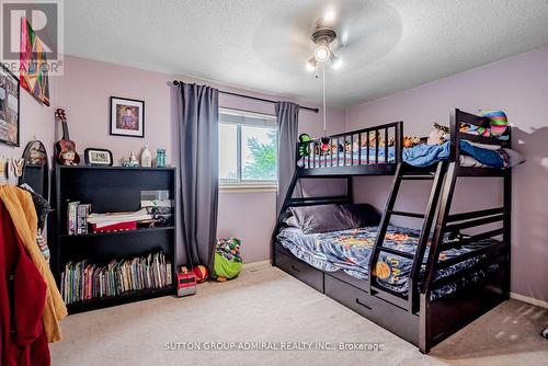 204 Britannia Avenue, Bradford West Gwillimbury (Bradford), ON - Indoor Photo Showing Bedroom