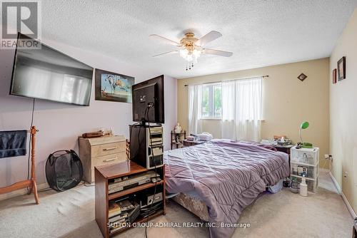 204 Britannia Avenue, Bradford West Gwillimbury, ON - Indoor Photo Showing Bedroom