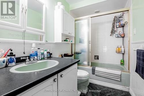 204 Britannia Avenue, Bradford West Gwillimbury (Bradford), ON - Indoor Photo Showing Bathroom