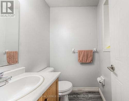 574 Bonavista Drive, Waterloo, ON - Indoor Photo Showing Bathroom