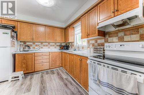 574 Bonavista Drive, Waterloo, ON - Indoor Photo Showing Kitchen