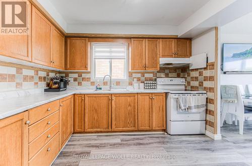 574 Bonavista Drive, Waterloo, ON - Indoor Photo Showing Kitchen