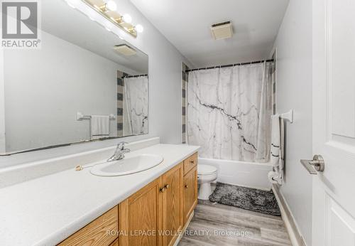 574 Bonavista Drive, Waterloo, ON - Indoor Photo Showing Bathroom