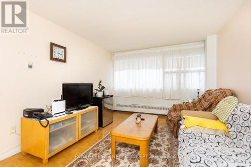 1206 - 725 Don Mills Road, Toronto (Flemingdon Park), ON - Indoor Photo Showing Living Room