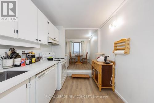 1206 - 725 Don Mills Road, Toronto (Flemingdon Park), ON - Indoor Photo Showing Kitchen