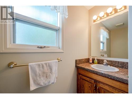 12021 Jones Flat Road, Summerland, BC - Indoor Photo Showing Bathroom