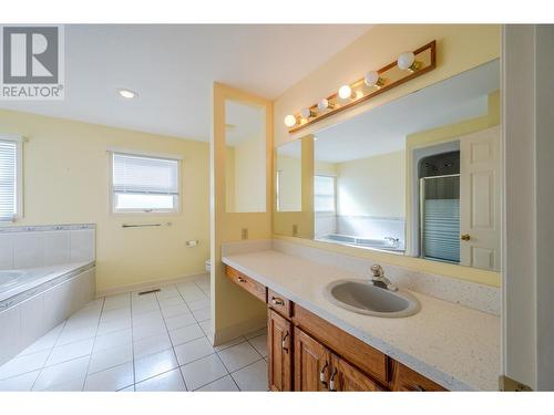 12021 Jones Flat Road, Summerland, BC - Indoor Photo Showing Bathroom