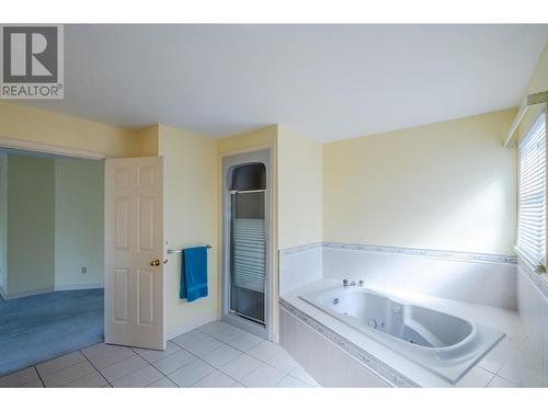 12021 Jones Flat Road, Summerland, BC - Indoor Photo Showing Bathroom