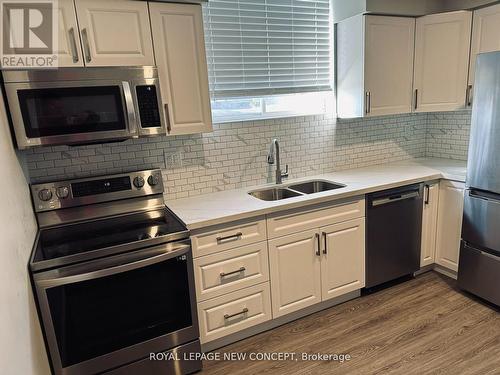 580 Digby Avenue, Oshawa, ON - Indoor Photo Showing Kitchen With Double Sink With Upgraded Kitchen