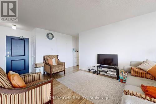 805 - 101 Prudential Drive, Toronto (Dorset Park), ON - Indoor Photo Showing Living Room