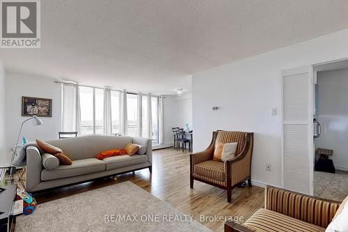 805 - 101 Prudential Drive, Toronto (Dorset Park), ON - Indoor Photo Showing Living Room