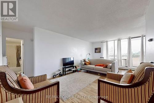 805 - 101 Prudential Drive, Toronto (Dorset Park), ON - Indoor Photo Showing Living Room