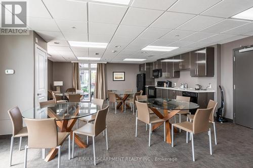 239 - 5010 Corporate Drive, Burlington (Uptown), ON - Indoor Photo Showing Dining Room