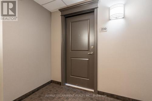 239 - 5010 Corporate Drive, Burlington (Uptown), ON - Indoor Photo Showing Other Room