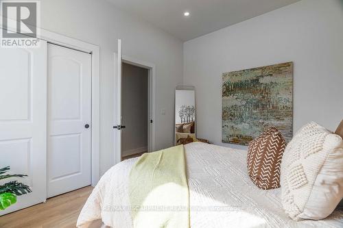 49 Edward Street, London, ON - Indoor Photo Showing Bedroom