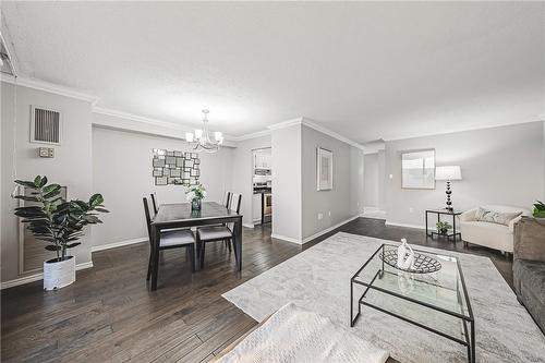 2055 Upper Middle Road|Unit #1408, Burlington, ON - Indoor Photo Showing Living Room