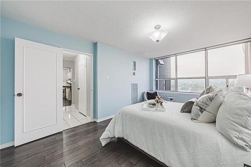 2055 Upper Middle Road|Unit #1408, Burlington, ON - Indoor Photo Showing Bedroom