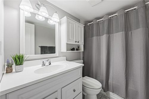 4 piece main bath - 2055 Upper Middle Road|Unit #1408, Burlington, ON - Indoor Photo Showing Bathroom