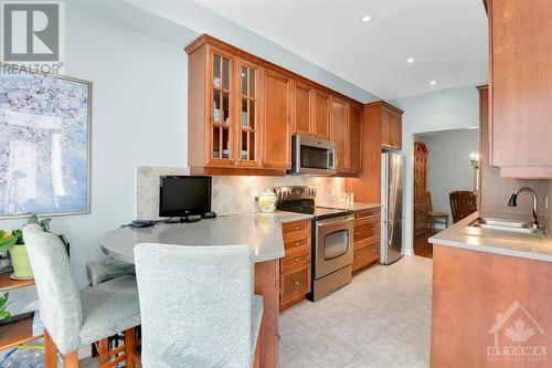 104 Purple Finch Crescent, Ottawa, ON - Indoor Photo Showing Kitchen