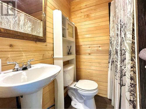 Block D Crooked Lake, Lake Country, BC - Indoor Photo Showing Bathroom