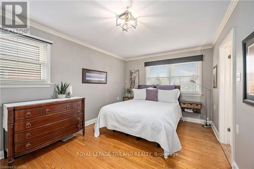 17 Croxton Road W, London, ON - Indoor Photo Showing Bedroom