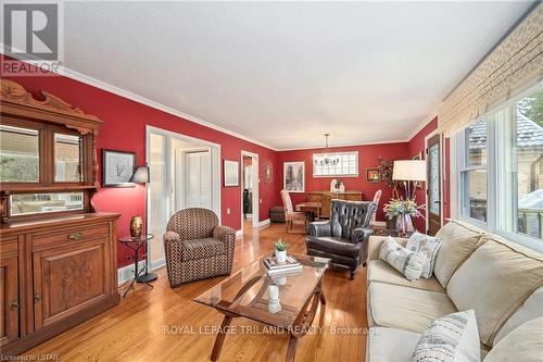 17 Croxton Road W, London, ON - Indoor Photo Showing Living Room