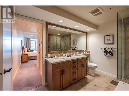 160 Lakeshore Drive W Unit# 302, Penticton, BC - Indoor Photo Showing Bathroom