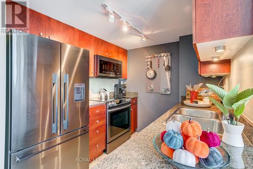 3606 - 397 Front Street W, Toronto (Waterfront Communities), ON - Indoor Photo Showing Kitchen With Stainless Steel Kitchen With Double Sink