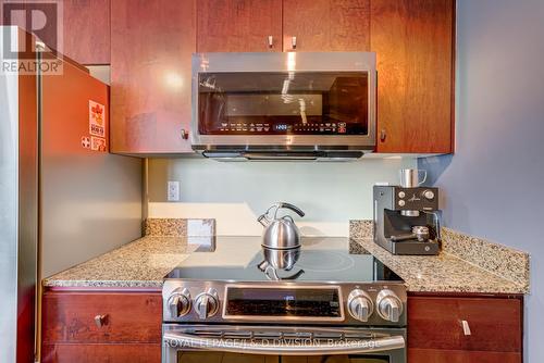 3606 - 397 Front Street W, Toronto (Waterfront Communities), ON - Indoor Photo Showing Kitchen