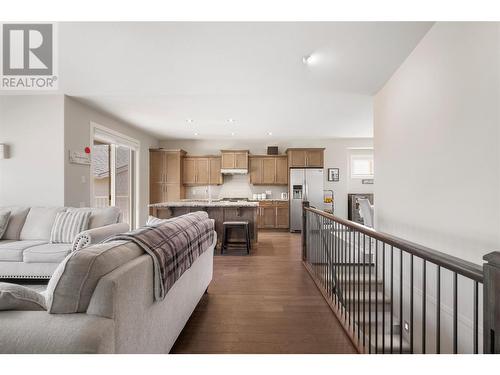 1852 Split Rail Place, Kelowna, BC - Indoor Photo Showing Living Room