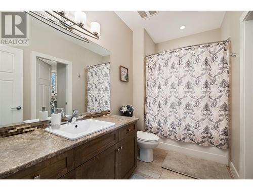 1852 Split Rail Place, Kelowna, BC - Indoor Photo Showing Bathroom