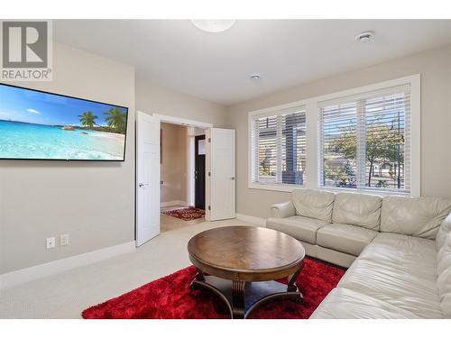 1852 Split Rail Place, Kelowna, BC - Indoor Photo Showing Living Room