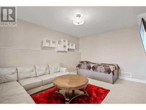 1852 Split Rail Place, Kelowna, BC - Indoor Photo Showing Living Room