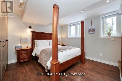 1574 15Th Side Road, New Tecumseth (Tottenham), ON - Indoor Photo Showing Bedroom